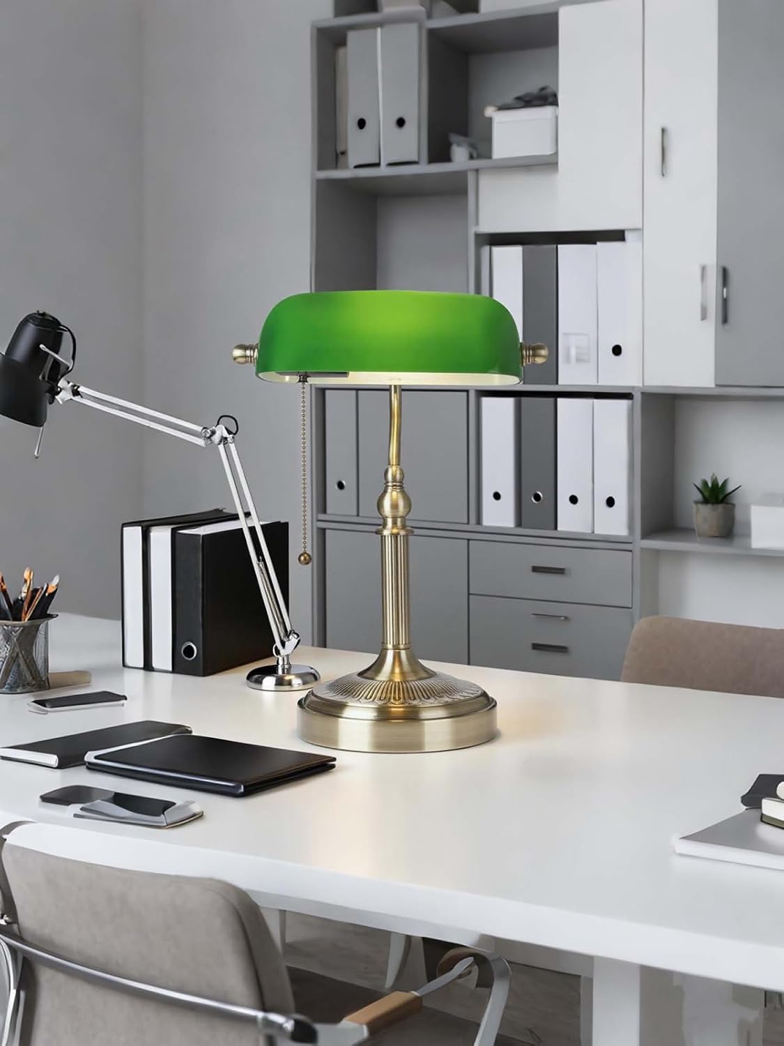 Green Glass Bankers Desk Lamp with Pull Chain Switch Plug in