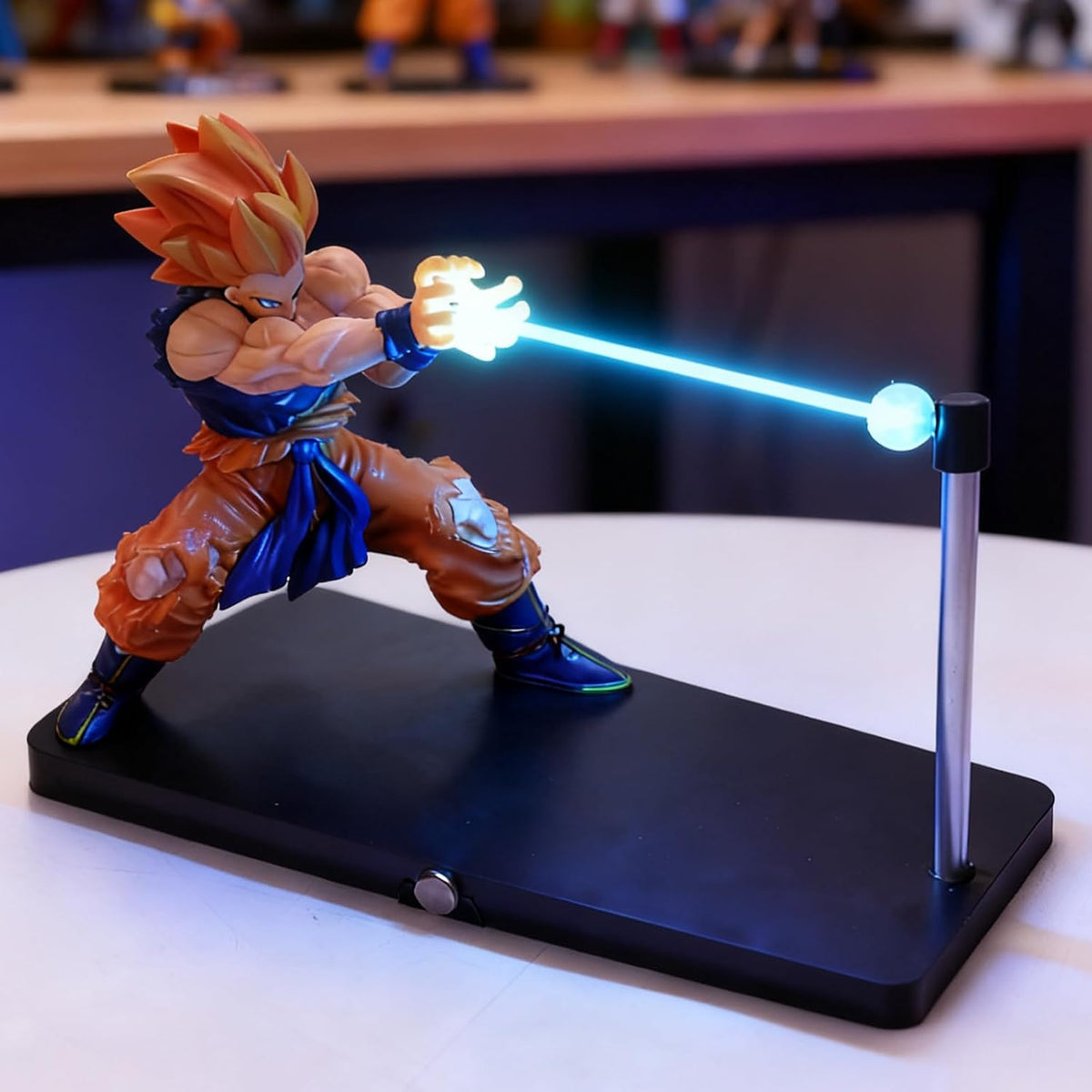 Doku Lamp Magnetic Super Saiyan lamp with LED Lighting Effect