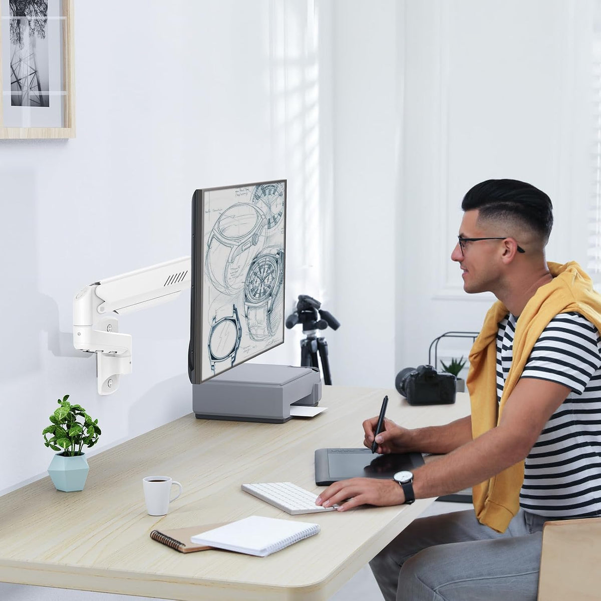 Monitor Wall Mount Fits up to 32" Computer Screens Max 19.8lbs