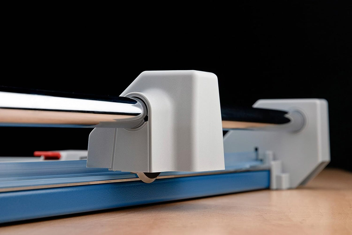 Dahle 550 Professional Rolling Trimmer, 14-1/8" Cut Length, 20 Sheet Cap...