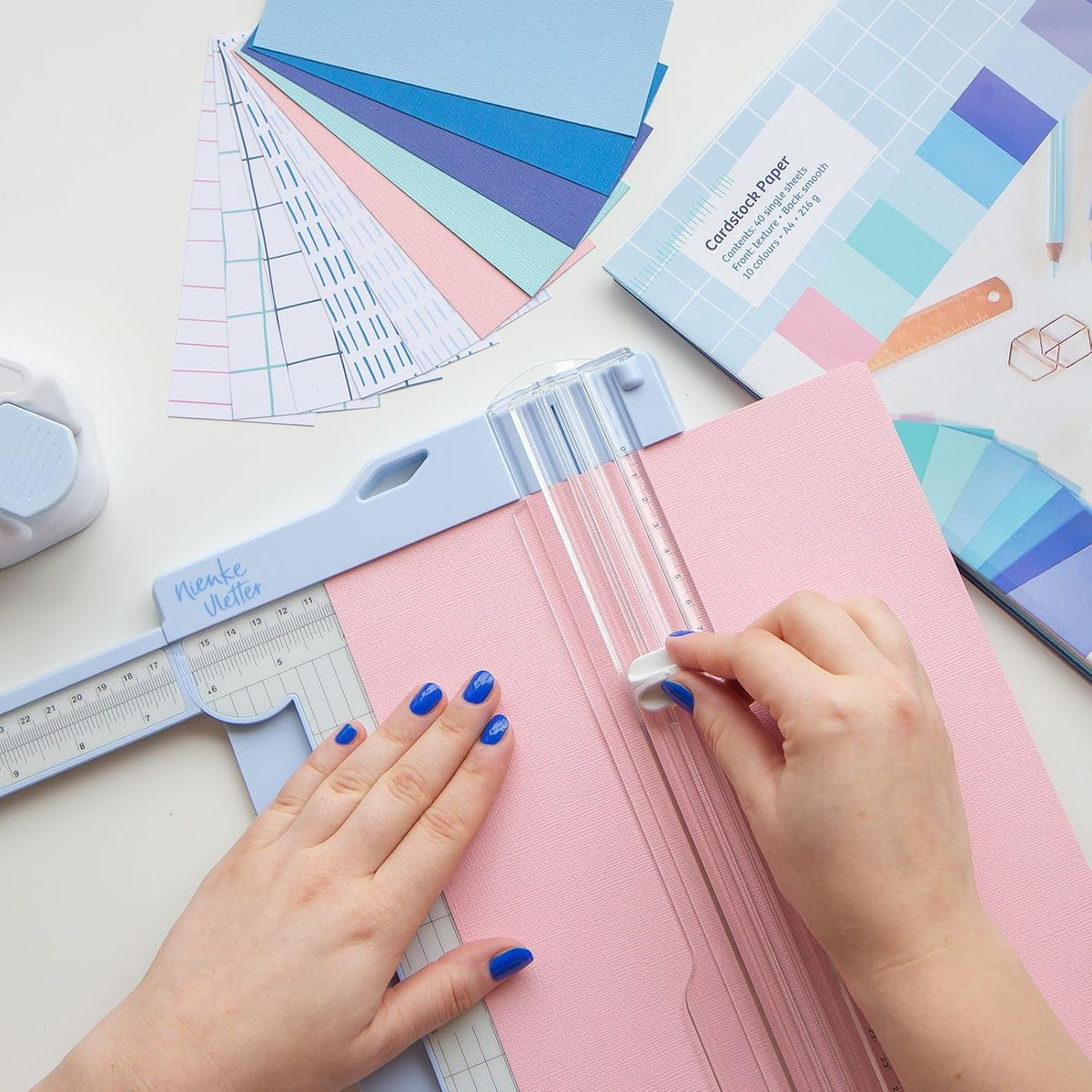 Vaessen Creative Cutter and Scoring Board 6 x 12 inches / 15 x 30,5 cm-with E...