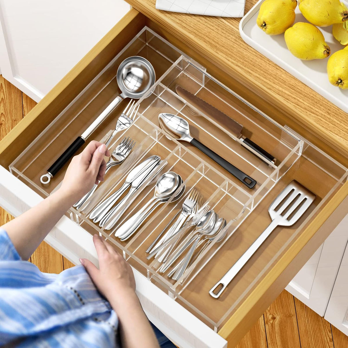 NIUBEE Acrylic Utensil Silverware Tray for Drawer, Clear Cutlery Organizer