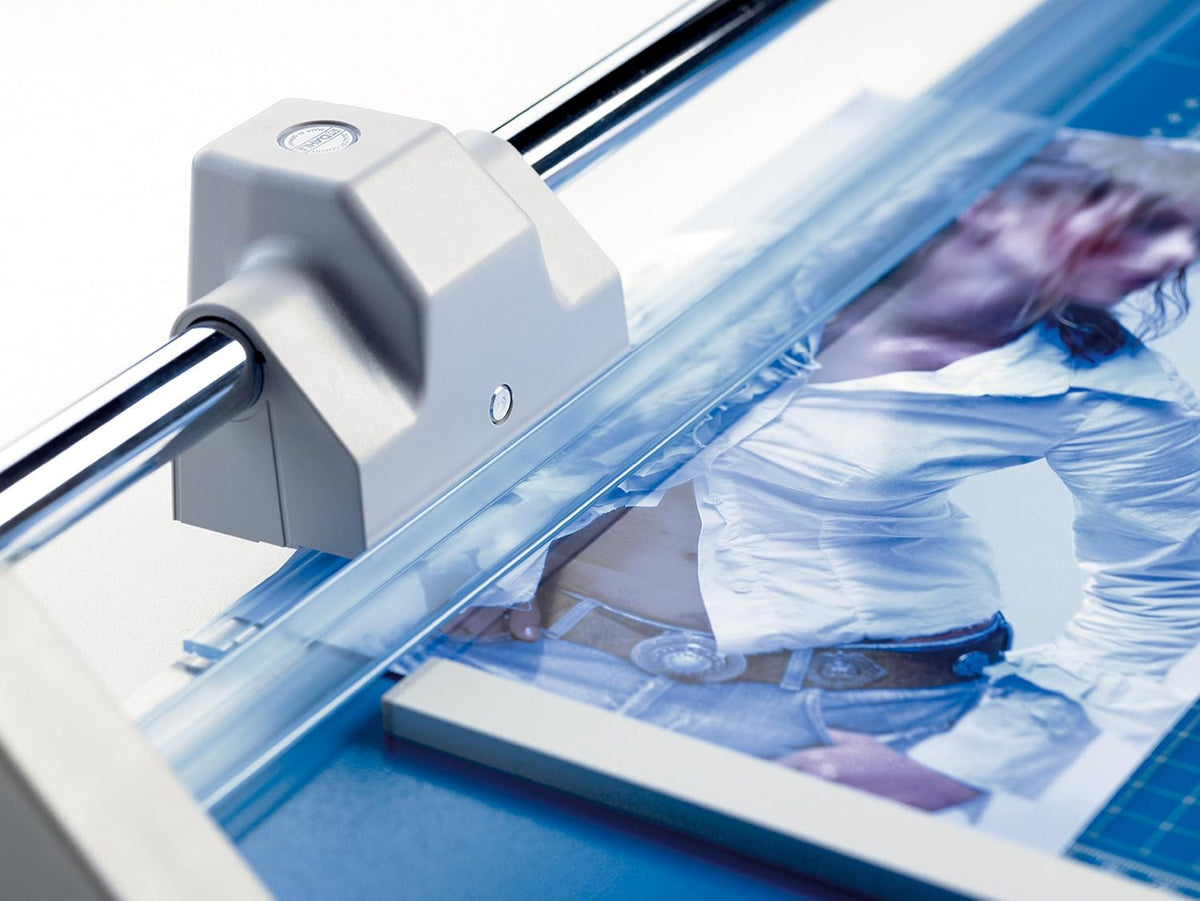 Dahle 550 Professional Rolling Trimmer, 14-1/8" Cut Length, 20 Sheet Cap...