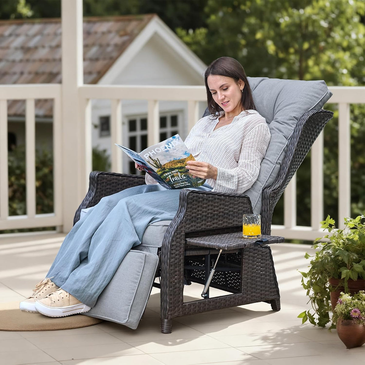 Outdoor Recliner with Adjustable Back and Footrest,Light Grey