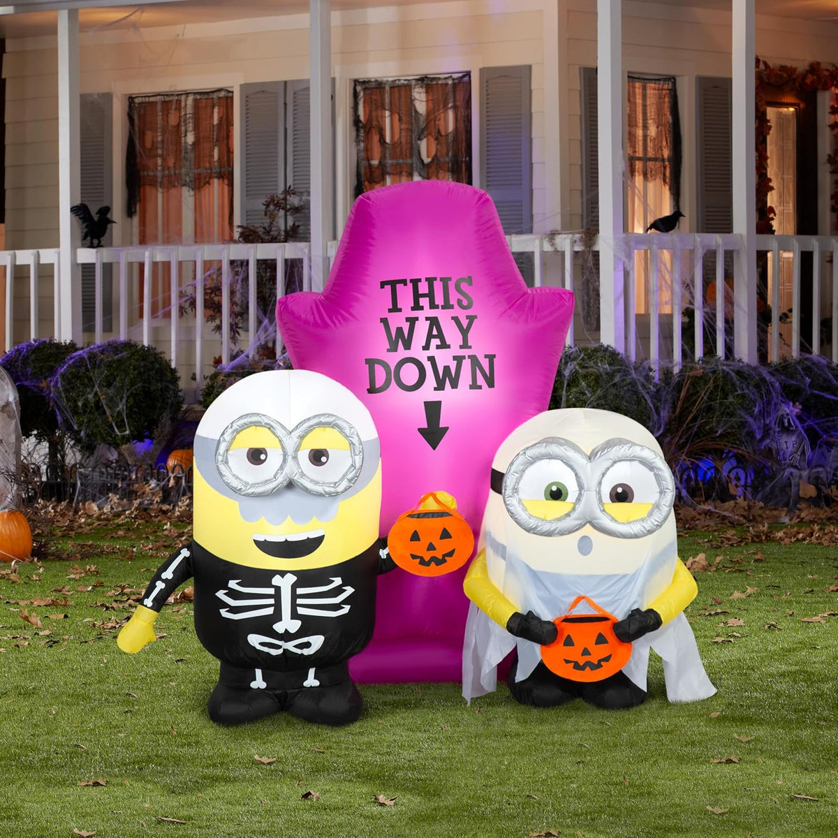 Gemmy Minions Halloween Inflatable Scene, 5 Ft Tall Lighted Universal Yard De...