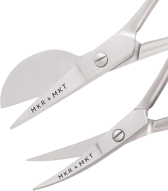 MAKER AND MARKET Small Embroidery 4.5 Inch Scissors Set of 2 Kit - Image 7