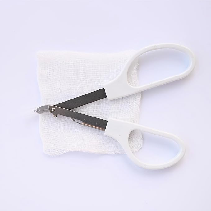 Skin Staple Removal Kit, Includes Staple Remover and Gauze Sponge - Image 3