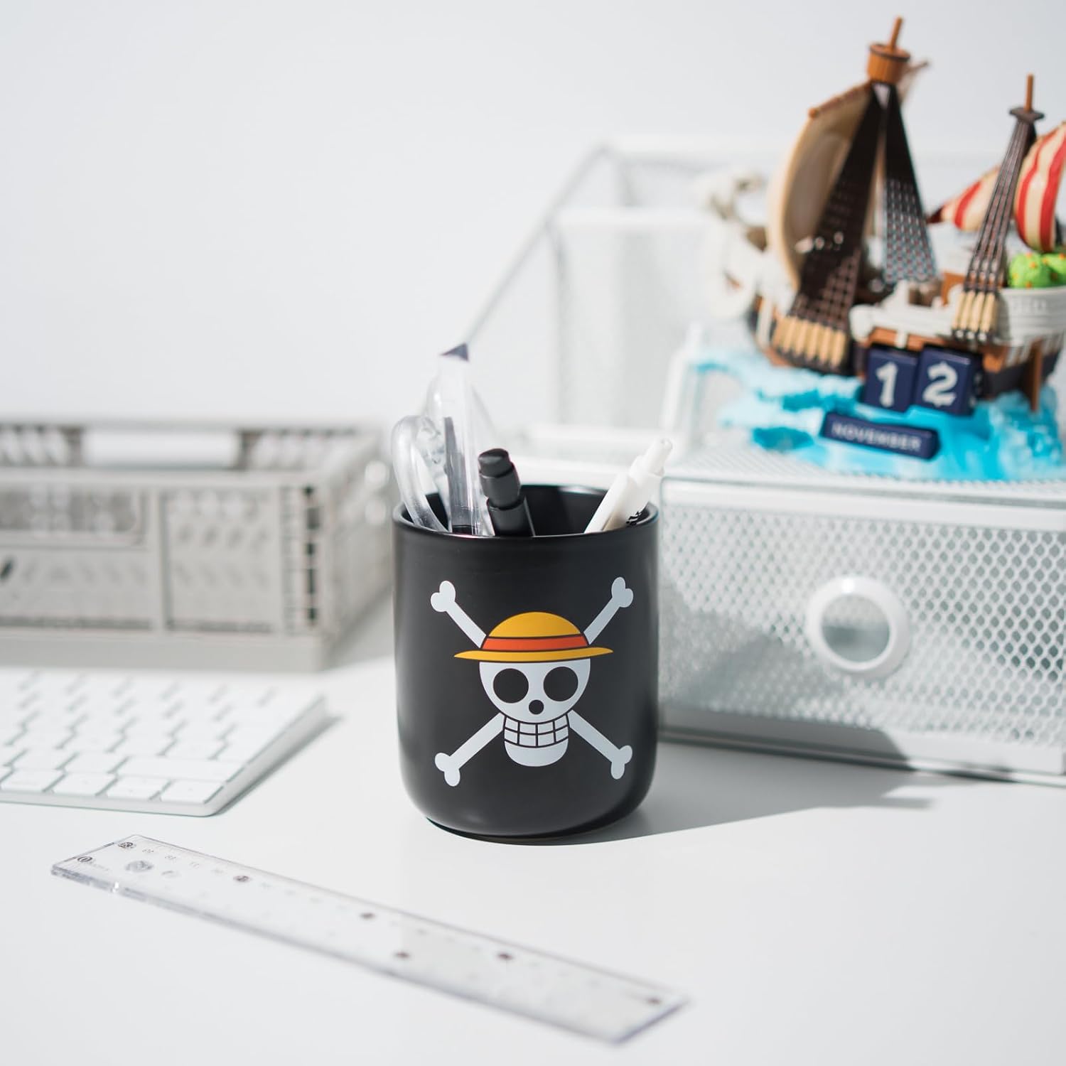 Grupo Erik One Piece Pen Holder for Desk - Anime Gifts, Manga Merch | Ceramic Pen Pot, Pencil Pot, Pencil Holder, Desk Organiser - Anime Stationery Gifts under 15 Pounds