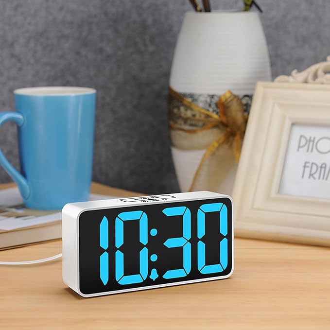 DreamSky Small Digital Alarm Clock - Image 5