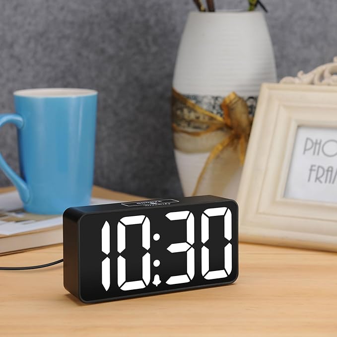 DreamSky Small Digital Alarm Clock - Image 5
