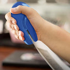 Plus Paper Clinch Compact Staple-Free Stapler - Image 3