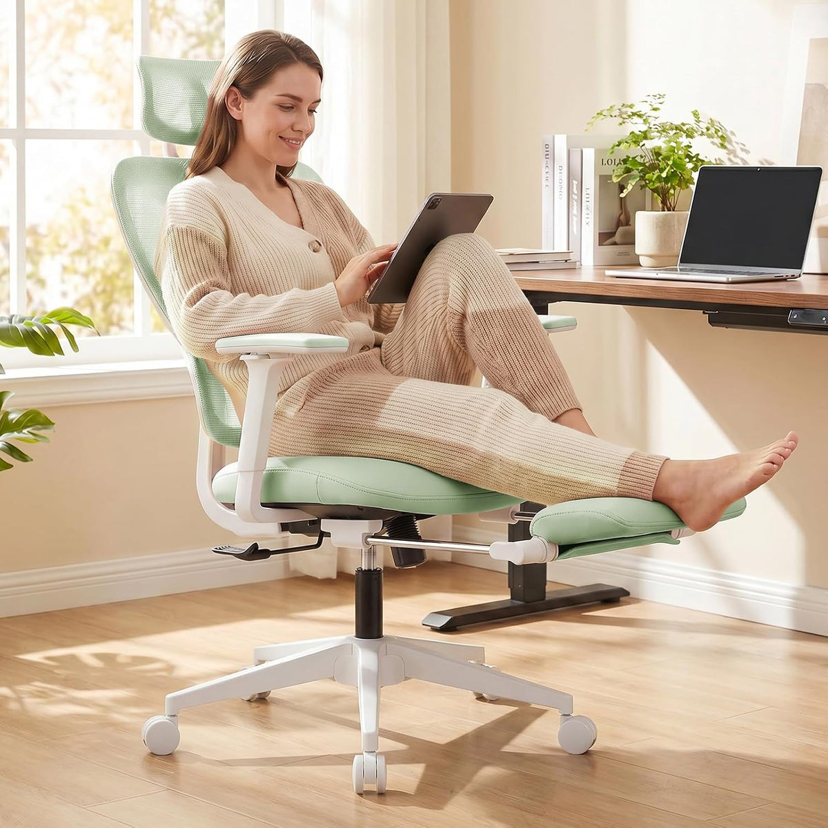 Ergonomic Office Chair with Footrest and Dynamic Lumbar Support, Green
