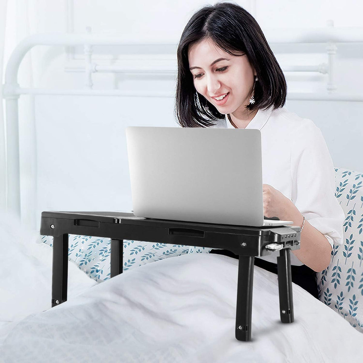 Moclever Laptop Bed Stand – Adjustable Laptop Table with Cooling Fan, Foldabl...