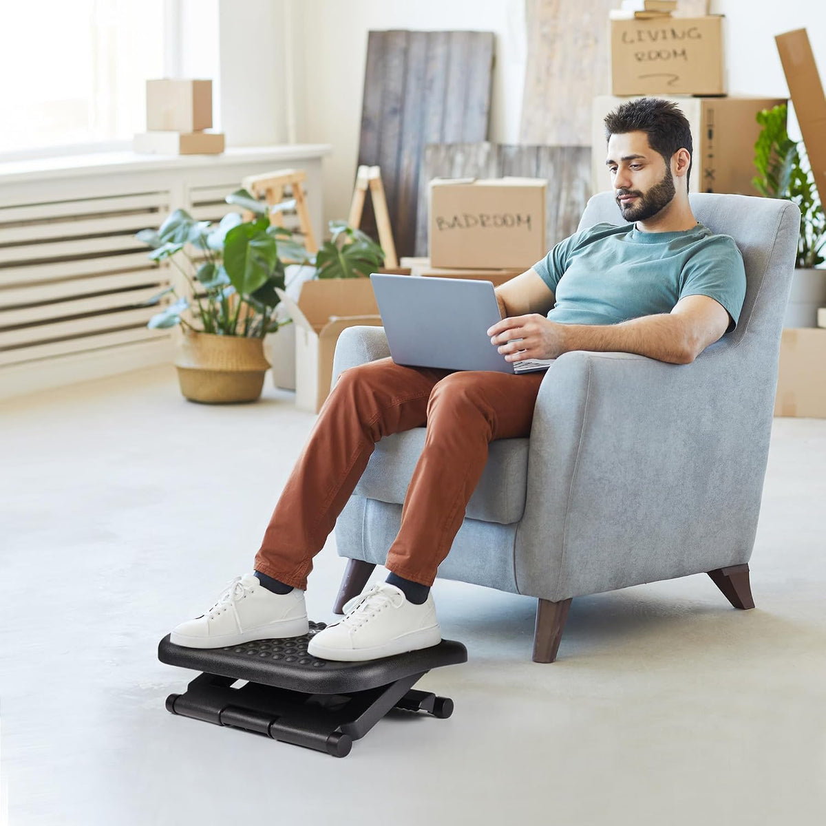Auslar Foot Rest Under Desk at Work, Ergonomic Desk Footrest with Massage