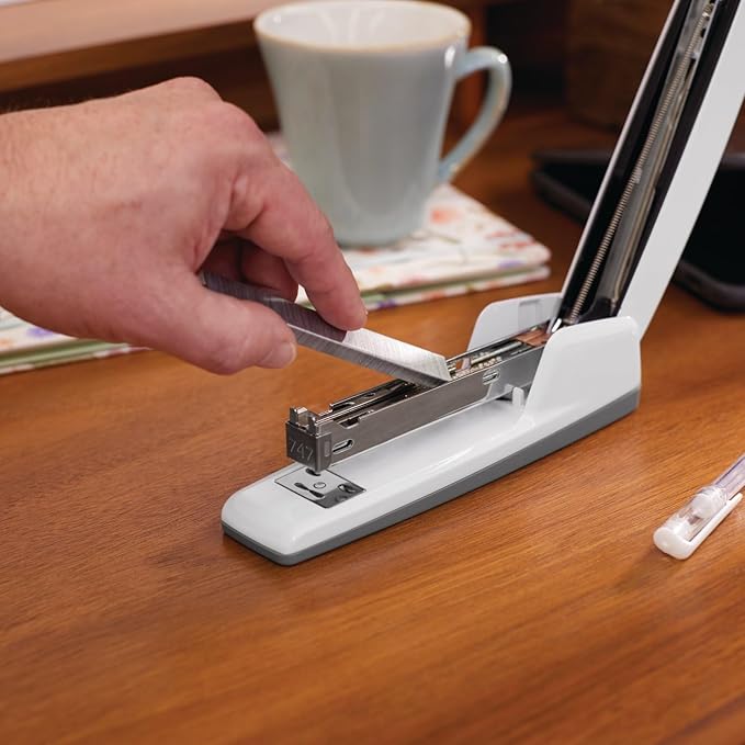 Swingline Stapler, 30 Sheet Capacity, 747 Business Stapler, Jam Free, Arctic - Image 4