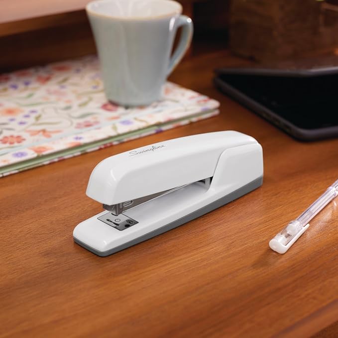Swingline Stapler, 30 Sheet Capacity, 747 Business Stapler, Jam Free, Arctic - Image 2