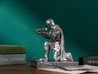 HDMbigmi King's Guard Leader Cloak Warrior Knight Pen Holder Mobile Phone Stand - Image 7