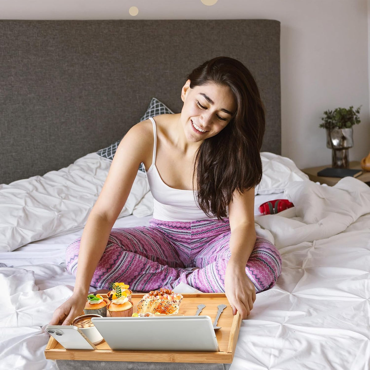 Pickmesh 1 Pcs Bamboo Lap Tray with Detachable Pillow, Wood Color