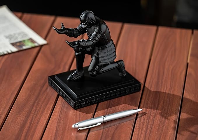 Amoysanli Knight Pen Holder Desk Organizers and Accessories Desk Decor Resin - Image 4