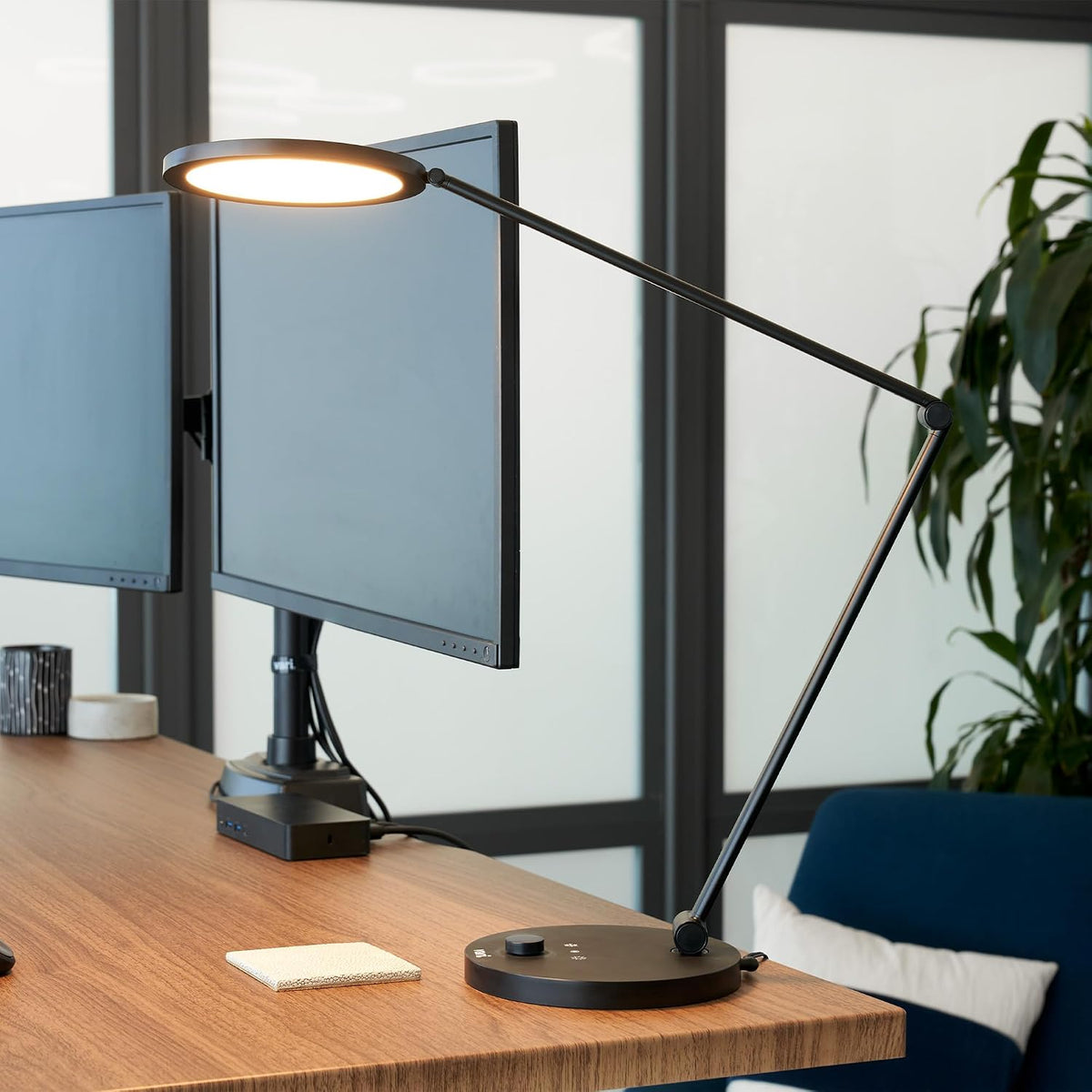 vari led studio lamp – white shown in use