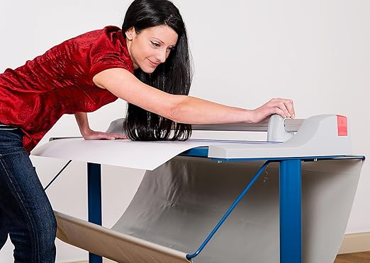 Dahle 446s Premium Rotary Trimmer w/Stand, 25 Sheet Capacity, Self-Sharpening - Image 8