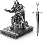 HDMbigmi King's Guard Leader Cloak Warrior Knight Pen Holder Mobile Phone Stand