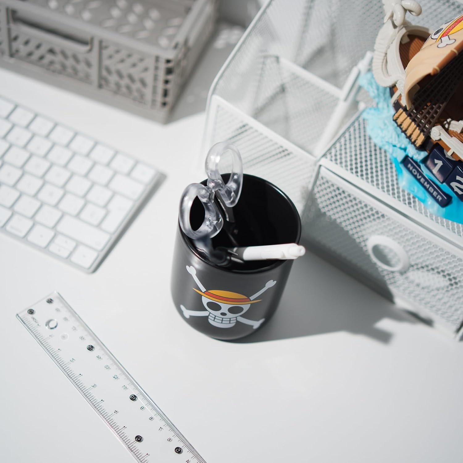 Grupo Erik One Piece Pen Holder for Desk - Anime Gifts, Manga Merch | Ceramic Pen Pot, Pencil Pot, Pencil Holder, Desk Organiser - Anime Stationery Gifts under 15 Pounds