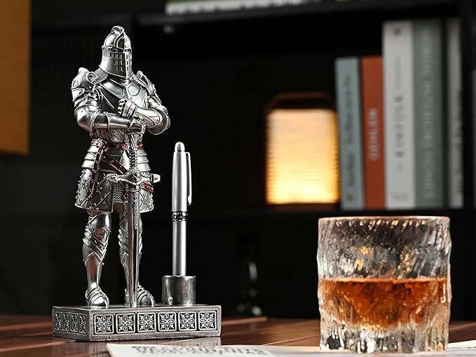 Amoysanli Knight Pen Stand Decoration Resin Pen Holder Art Craft Paperweight - Image 4