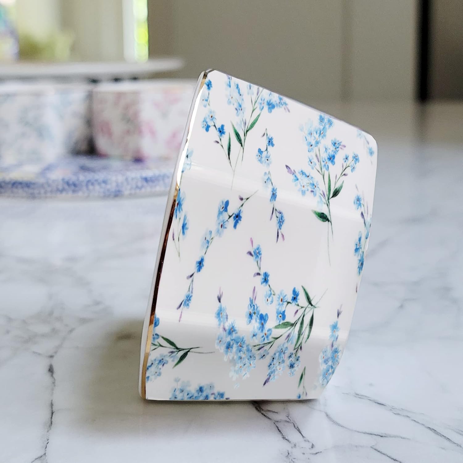 Ceramic Paper Clip Holder With Gold Line Geometric Floral Paper Clip Dispenser for Desk Cute Paper Clip Organizer Office Binder Clip Holder Gift for Office Blue Flowers