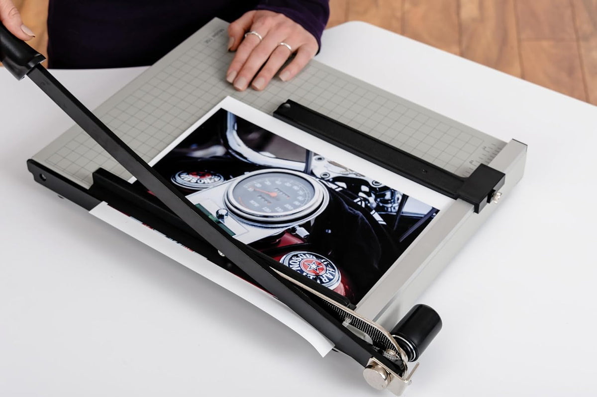 Dahle 15e Vantage Paper Trimmer, 15" Cut Length, 15 Sheet, Automatic Cla...