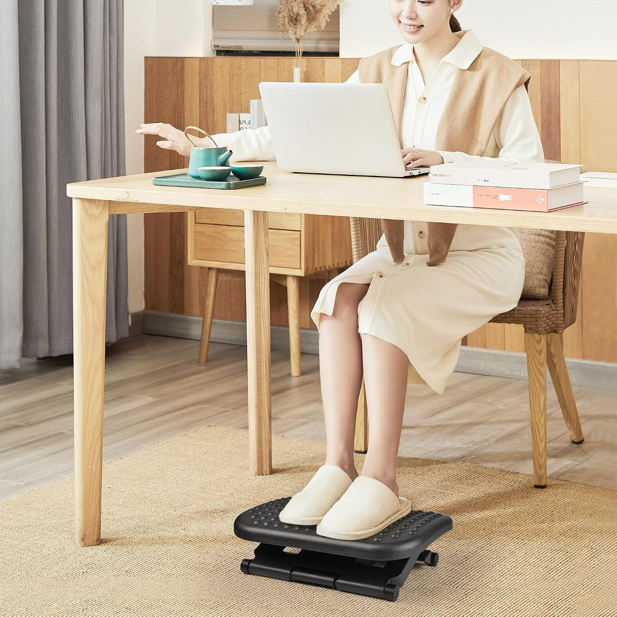 Auslar Foot Rest Under Desk at Work, Ergonomic Desk Footrest with Massage