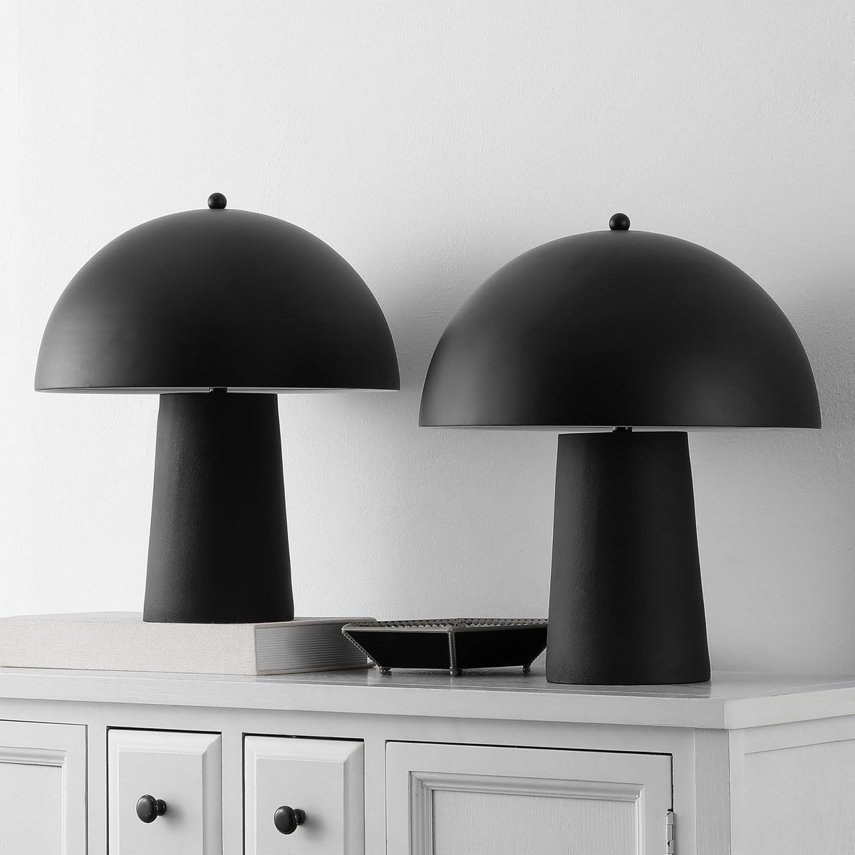 SAFAVIEH Serra Table Lamp Set of 2, 17.75" Modern Black TBL4634A-SET2