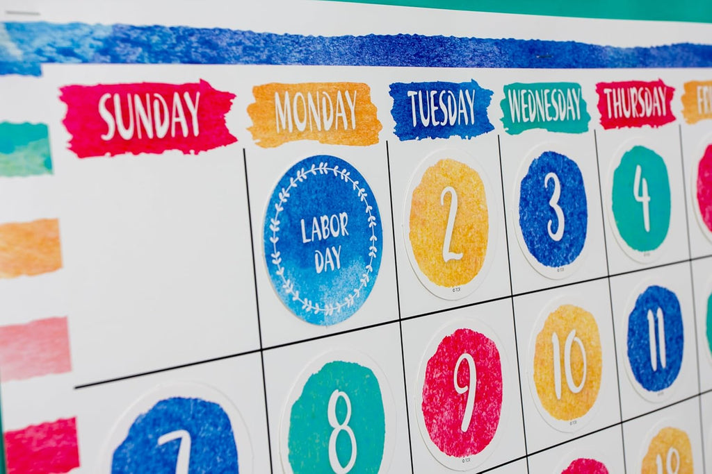 Teacher Created Resources Watercolor Calendar Bulletin Board (TCR8971)