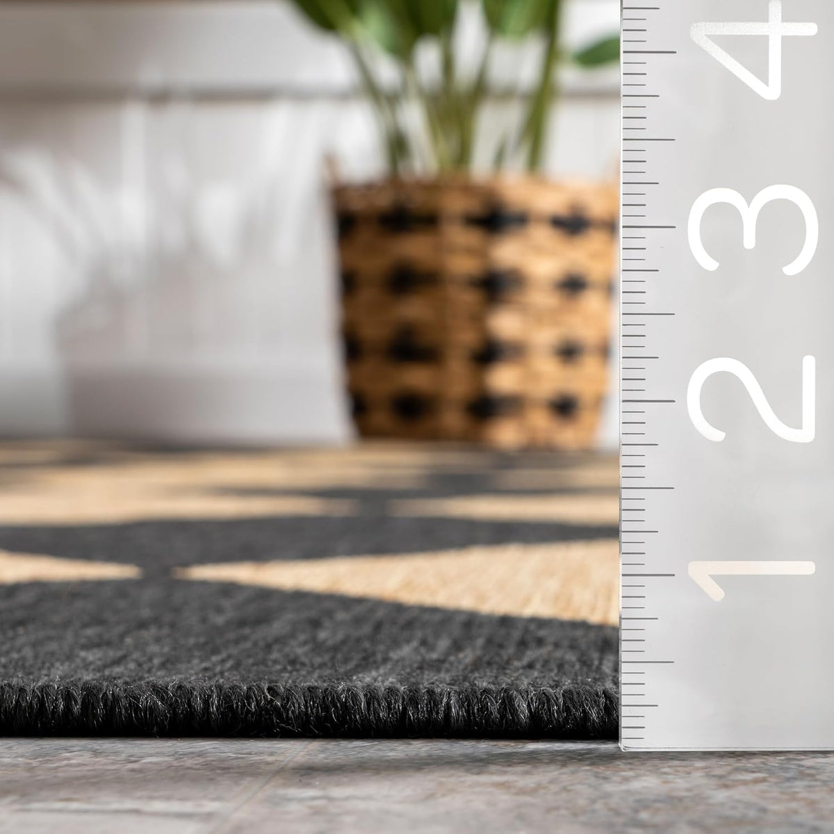 nuloom sabina dark grey trellis indoor/outdoor runner rug shown in use