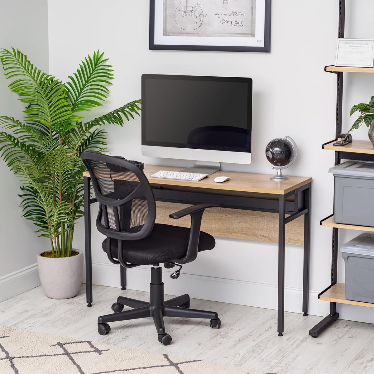 IRIS USA Computer Desk with Cable Organizer and Tray