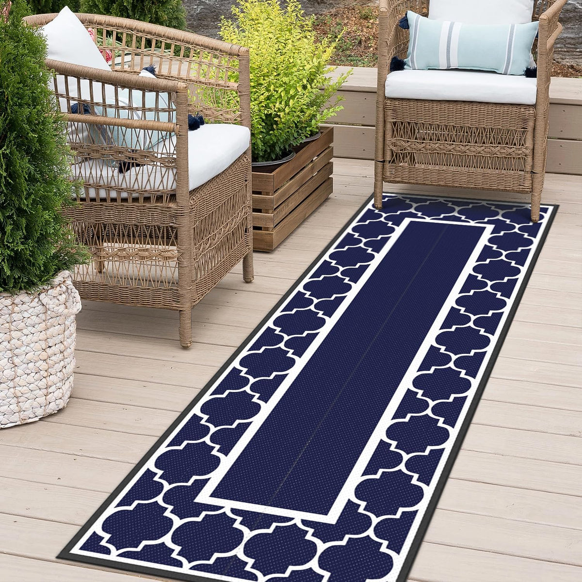 genimo outdoor rug, waterproof plastic runner rugs, 2.5'x8' shown in use