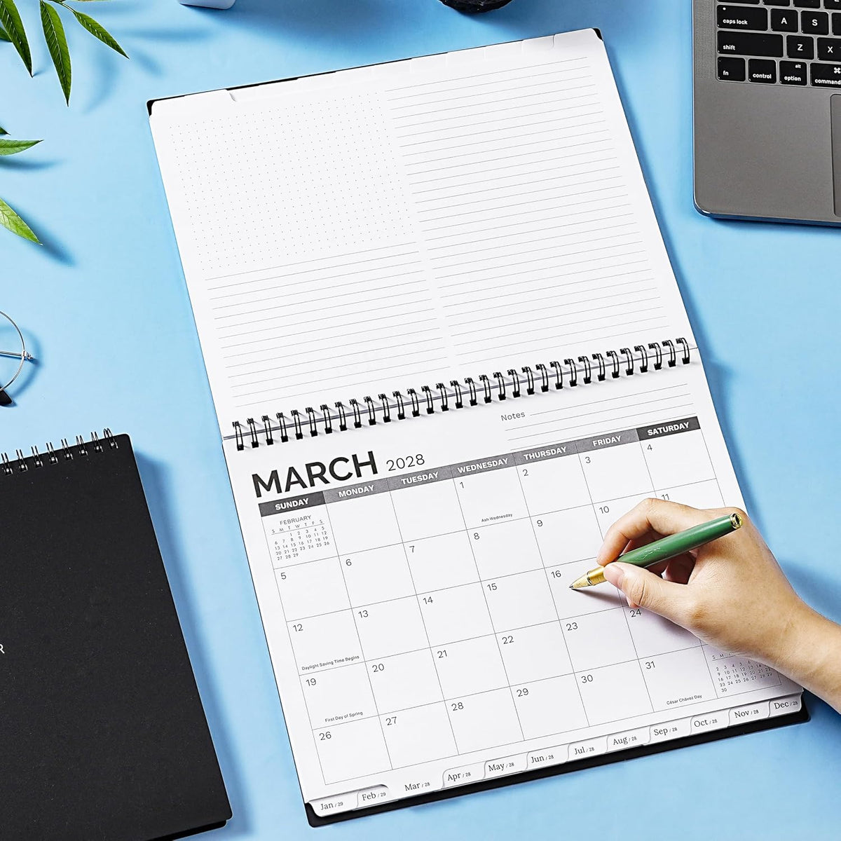 2027-2031 Monthly Planner/Calendar - 5 Year Monthly Planner