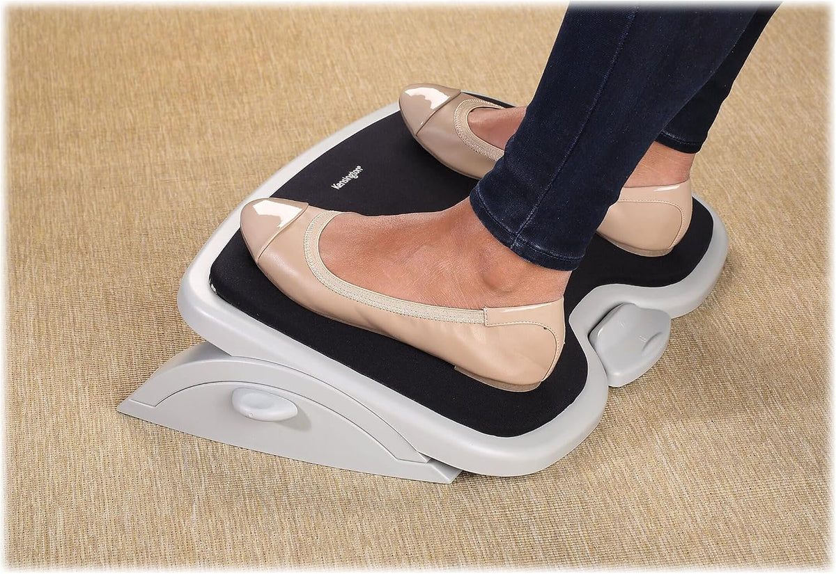 Kensington 56144 Solemate Plus Adjustable Footrest With Foam Pad