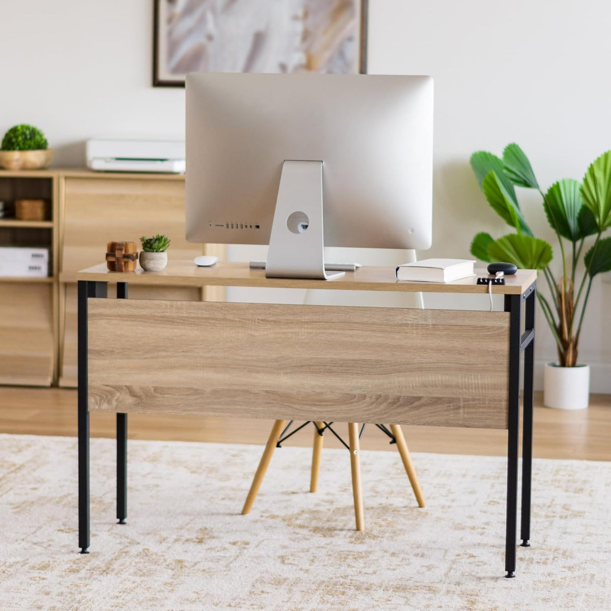 IRIS USA Computer Desk with Cable Organizer and Tray