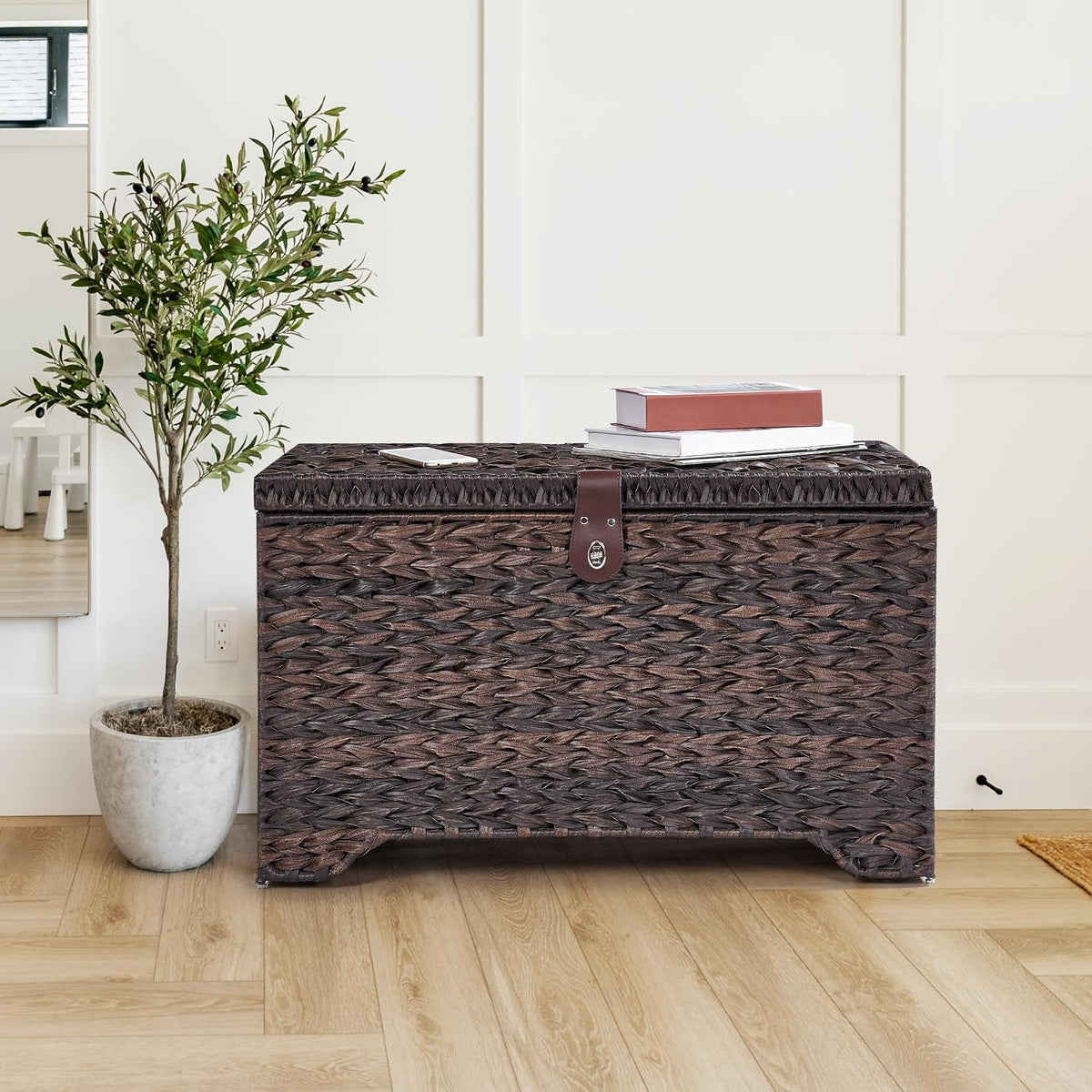 165l handwoven wicker storage basket with lid, large, package contents