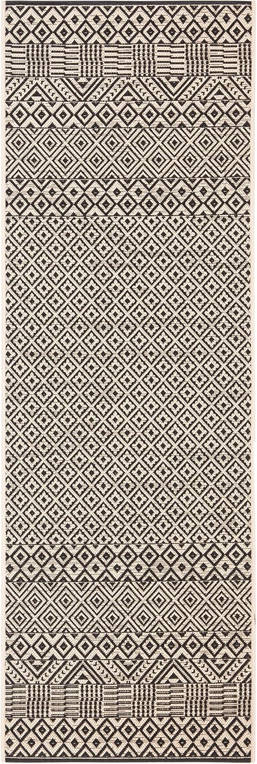 safavieh courtyard outdoor runner rug 2'3"x6'7", beige &, close-up detail