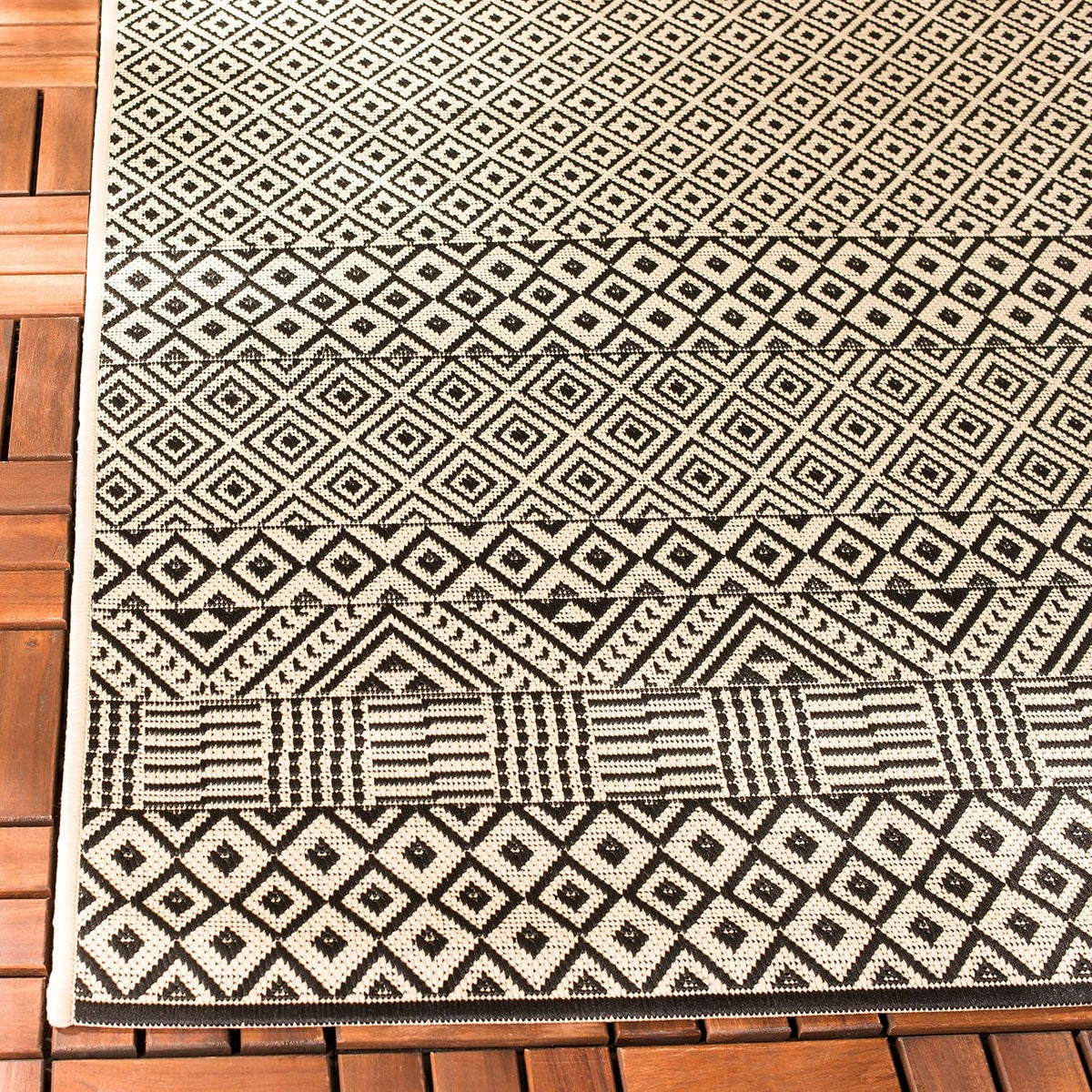 safavieh courtyard outdoor runner rug 2'3"x6'7", beige &, side view
