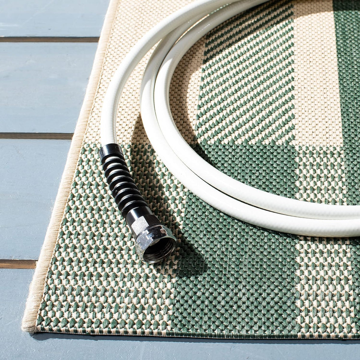safavieh courtyard outdoor runner rug 2'3"x6'7", green & shown in use