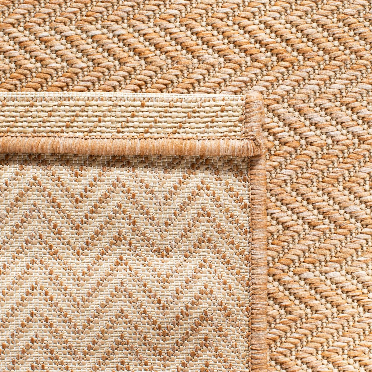 safavieh outdoor runner rug 2'3"x6'7" - courtyard collection, side view